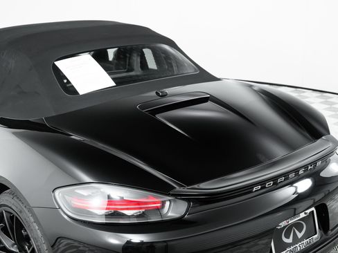 Used 2021 Porsche 718 Boxster RWD image 62