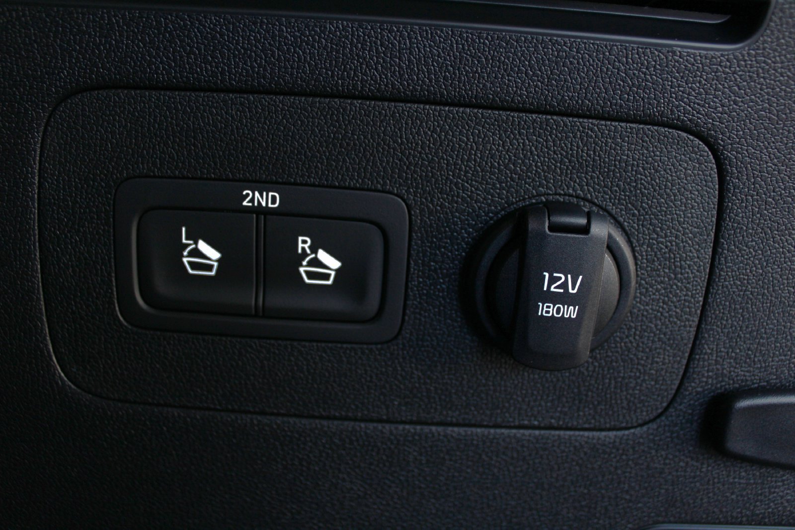 New 2026 Kia Sorento LX FWD image 11