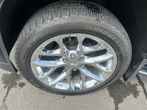 Used 2020 Cadillac Escalade Luxury AWD/4WD image 9