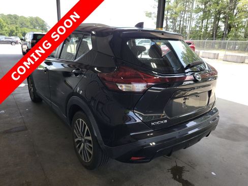 Used 2021 Nissan Kicks SV FWD image 4