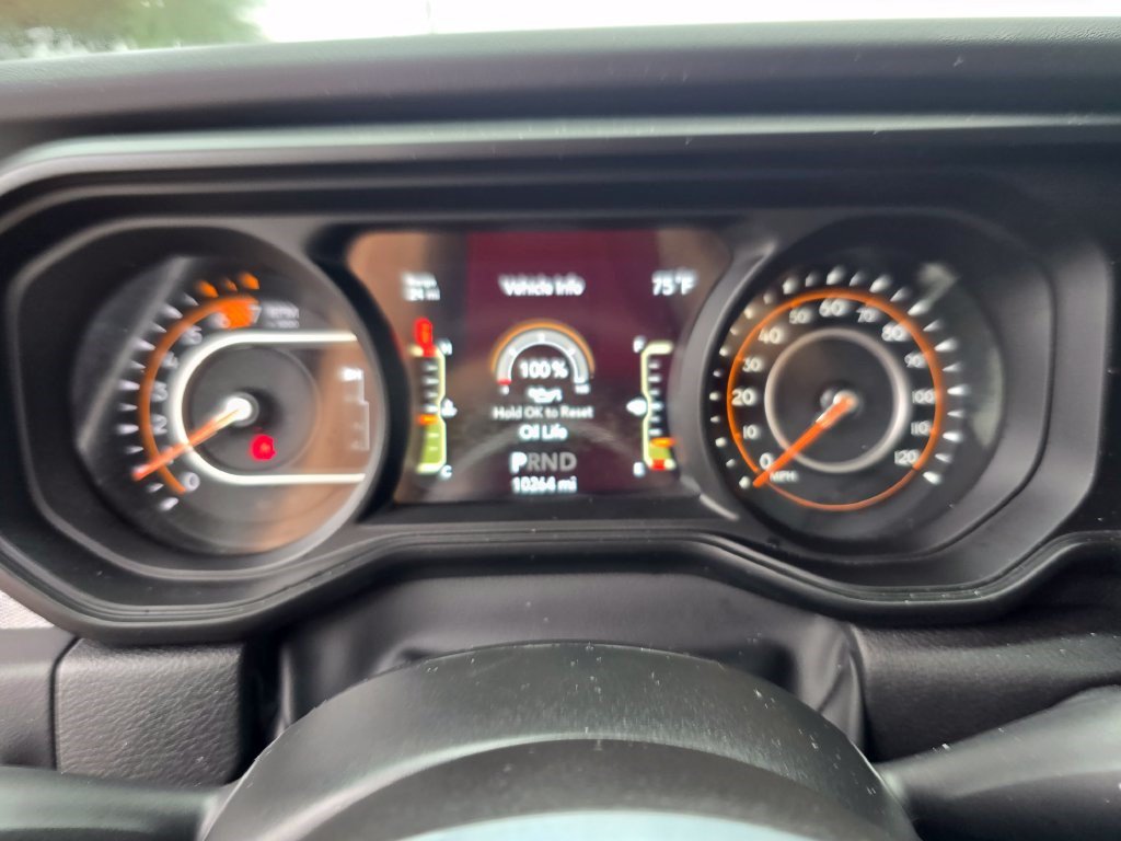 Used 2026 Jeep Wrangler Unlimited Sahara AWD/4WD image 18