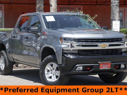 Used 2021 Chevrolet Silverado 1500 LT Trail Boss w/ Convenience Package II image 2