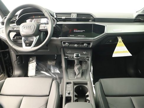 New 2025 Audi Q3 2.0T Premium image 18