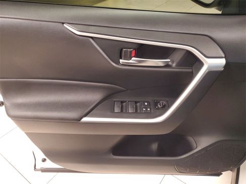 Used 2023 Toyota RAV4 XLE image 19