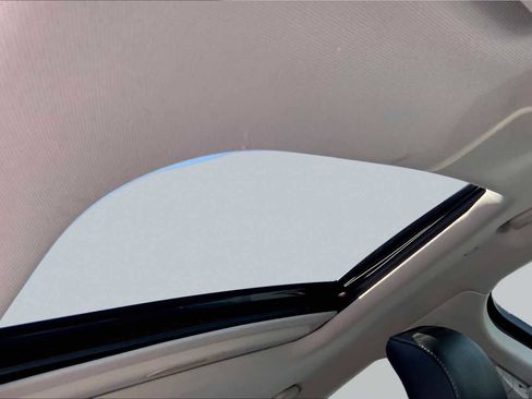 Used 2017 Ford Fusion Energi Titanium FWD image 14
