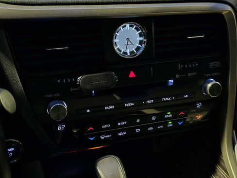 Used 2019 Lexus RX 450hL Luxury image 32