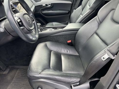 Used 2021 Volvo XC90 T5 Momentum w/ Protection Package image 24