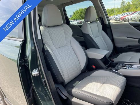 Used 2023 Subaru Forester Premium AWD/4WD image 26