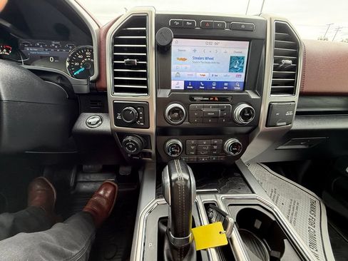 Used 2019 Ford F150 Platinum w/ Equipment Group 701A Luxury AWD/4WD image 14