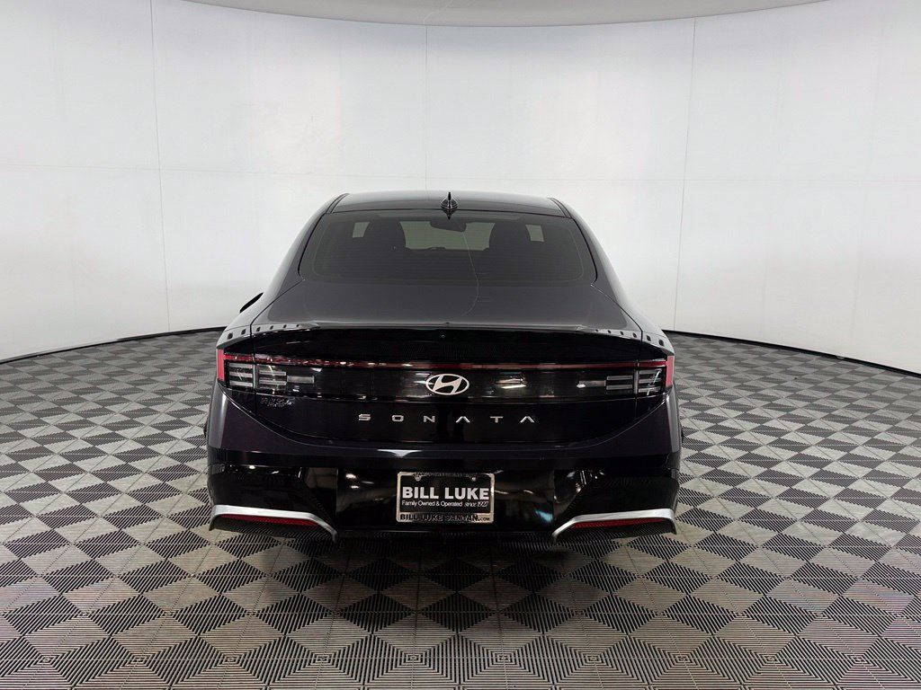 Used 2025 Hyundai Sonata SEL FWD image 8