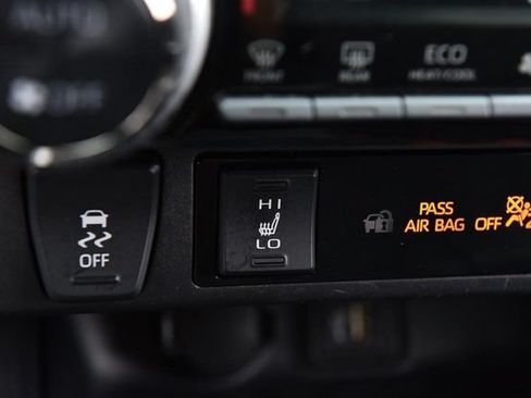 Used 2025 Toyota RAV4 XLE w/ Weather Package AWD/4WD image 15