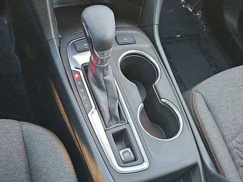 Used 2022 Chevrolet Equinox LT image 30