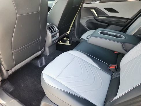 New 2026 Volkswagen Tiguan SE R-Line AWD/4WD image 8