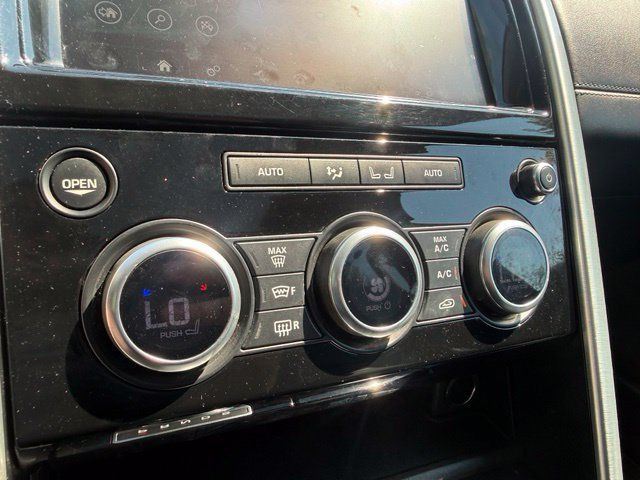 Used 2018 Land Rover Discovery HSE Luxury AWD/4WD image 32