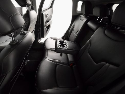 Used 2020 Jeep Compass Limited image 15