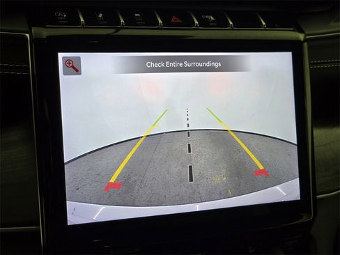 Used 2024 Jeep Grand Cherokee Limited image 31