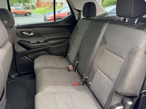 Used 2019 Chevrolet Traverse LT FWD image 10