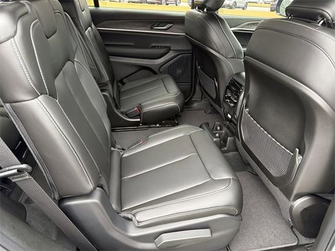 New 2025 Jeep Grand Cherokee L Limited image 15