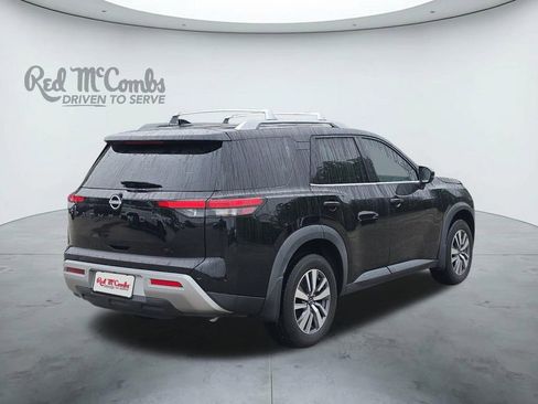 Used 2023 Nissan Pathfinder SL w/ Black Appearance Package image 5