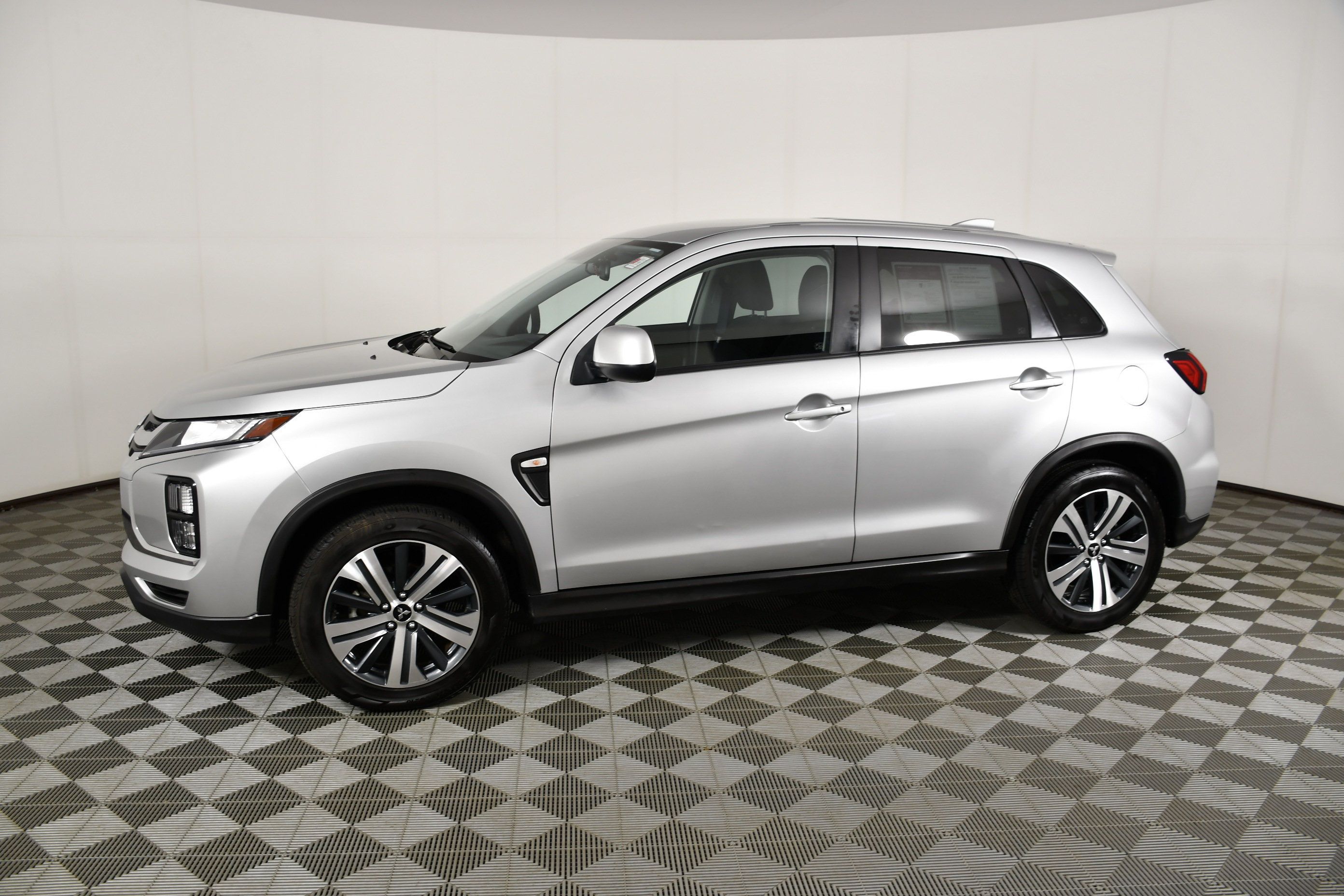 Used 2024 Mitsubishi Outlander Sport SE AWD/4WD image 9