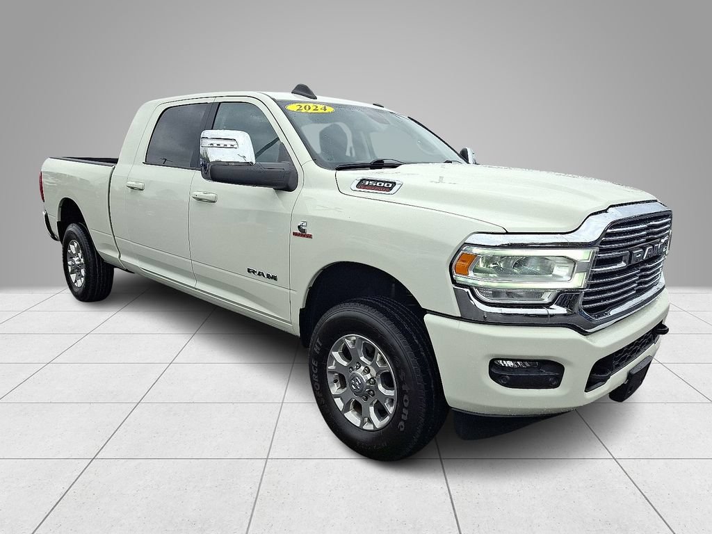 Used 2024 RAM 3500 Laramie AWD/4WD image 4