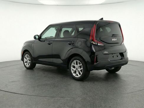 Used 2025 Kia Soul LX w/ LX Technology Package image 6