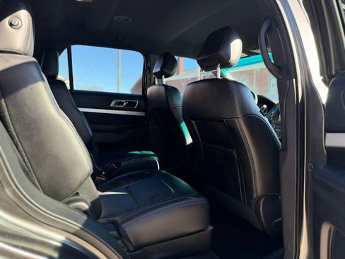 Used 2016 Ford Explorer XLT w/ Equipment Group 202A FWD image 14