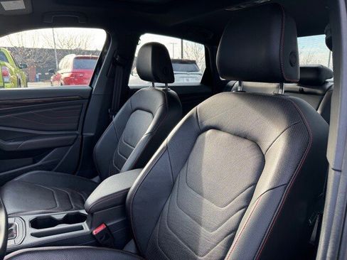 Used 2024 Volkswagen Jetta GLI Autobahn w/ GLI Black Package image 19