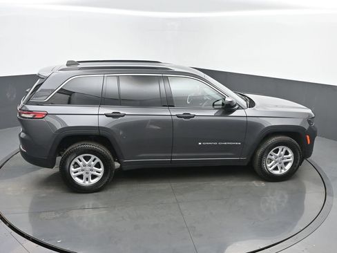 Used 2024 Jeep Grand Cherokee Laredo image 43