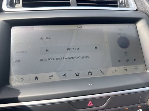 Used 2020 Jaguar E-PACE R-Dynamic SE image 17