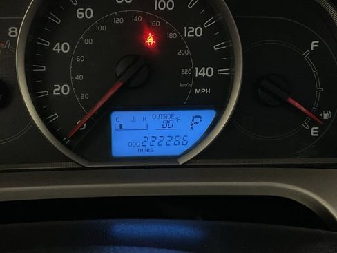 Used 2013 Toyota RAV4 XLE AWD/4WD image 40