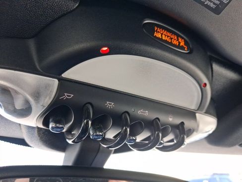 Used 2014 MINI Cooper Convertible image 18