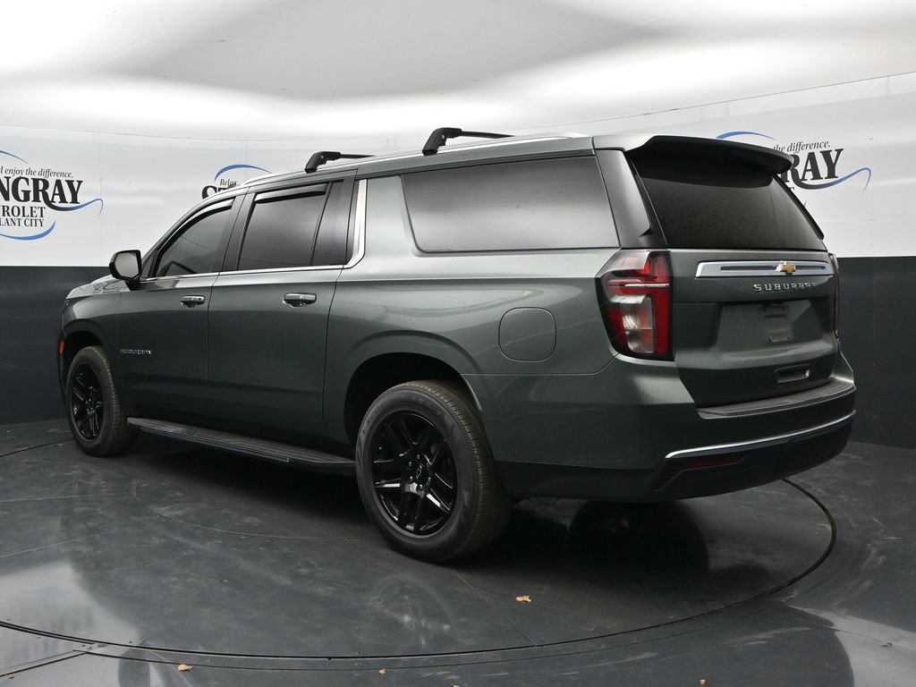 Used 2023 Chevrolet Suburban LS RWD image 5