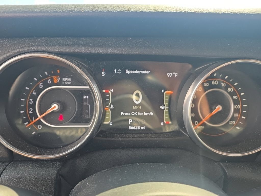 Used 2018 Jeep Wrangler Unlimited Sahara w/ LED Lighting Group AWD/4WD image 44