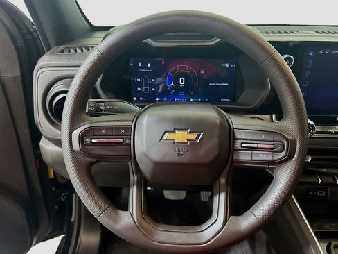 Used 2025 Chevrolet Colorado W/T w/ WT Custom Package RWD image 9