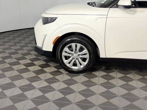 Used 2025 Kia Soul LX FWD image 15