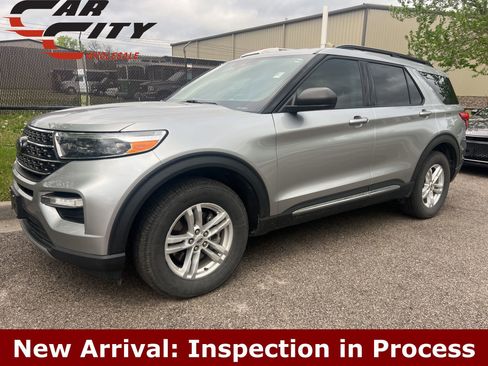Used 2022 Ford Explorer XLT w/ Equipment Group 202A image 1