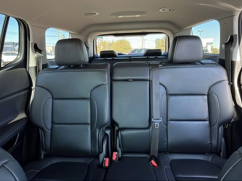 Certified 2023 GMC Acadia SLT image 23