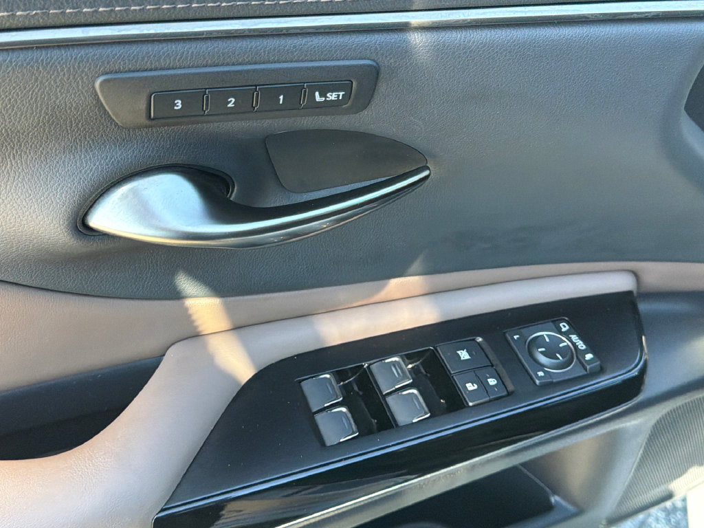 Used 2023 Lexus ES 250 w/ Premium Package AWD/4WD image 20