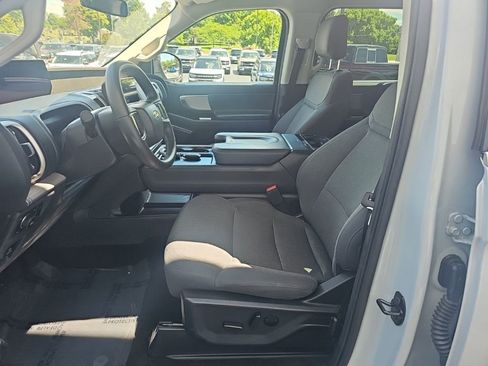 Used 2025 Ford Expedition Active AWD/4WD image 9