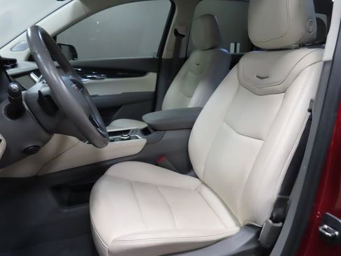 Certified 2023 Cadillac XT6 Premium Luxury w/ Technology Package FWD image 18