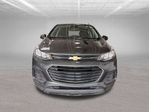 Used 2019 Chevrolet Trax LS FWD image 2