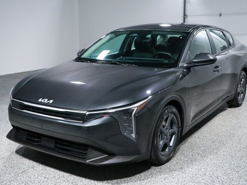 Used 2025 Kia K4 FWD image 29