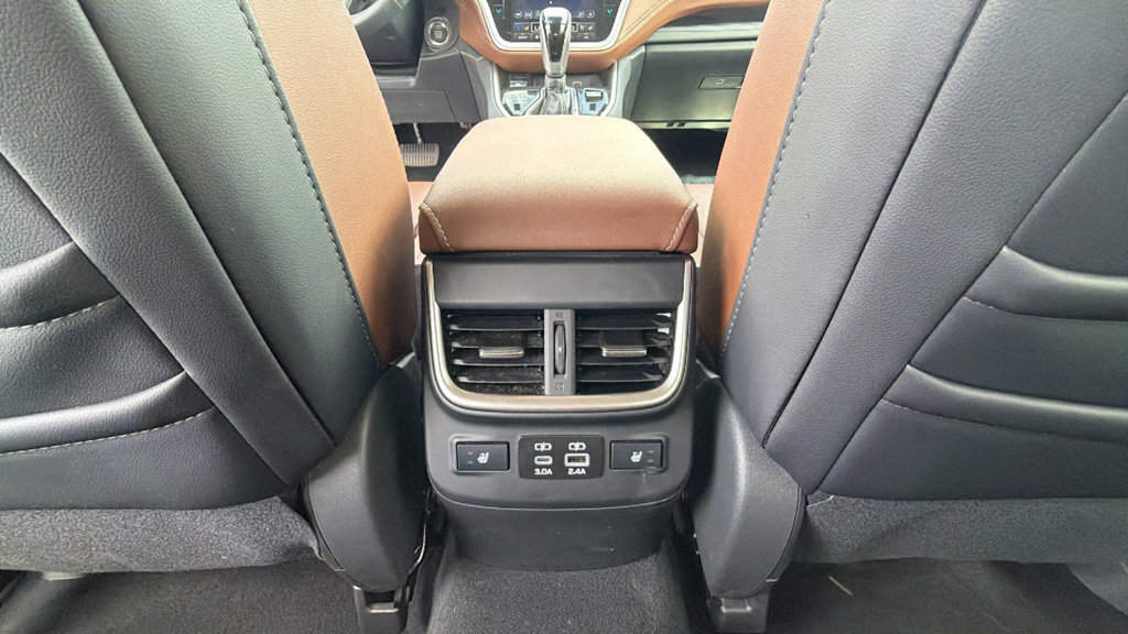 Used 2025 Subaru Outback Touring AWD/4WD image 25