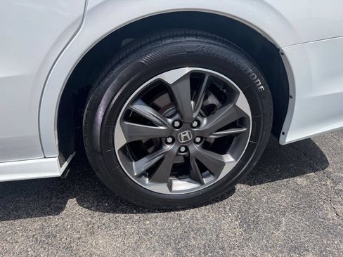 Used 2024 Honda Odyssey Touring image 6