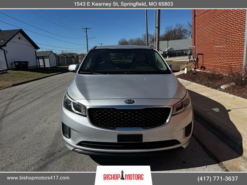 Used 2017 Kia Sedona LX image 10