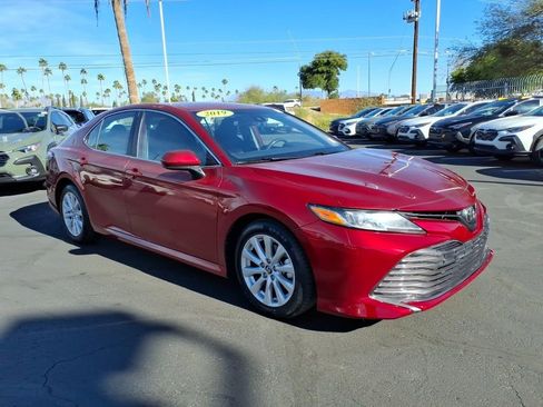Used 2019 Toyota Camry LE image 32