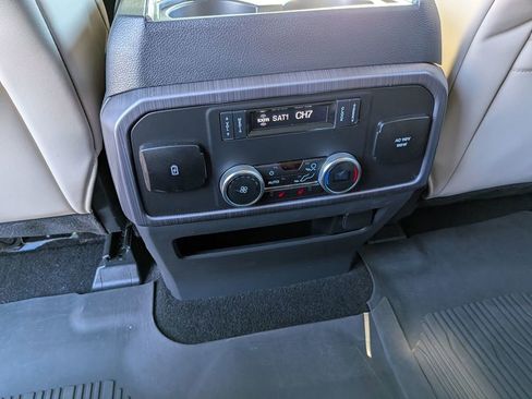 Used 2023 Ford Expedition Platinum image 31