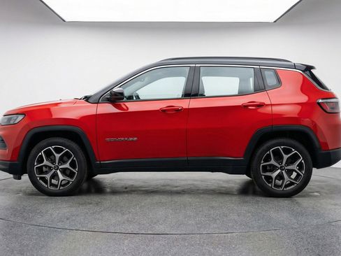 Used 2025 Jeep Compass Limited AWD/4WD image 5