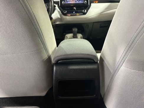 Used 2020 Toyota Corolla LE image 25